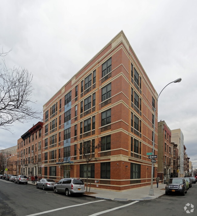 Photo - The Lenniger Residences Apartments