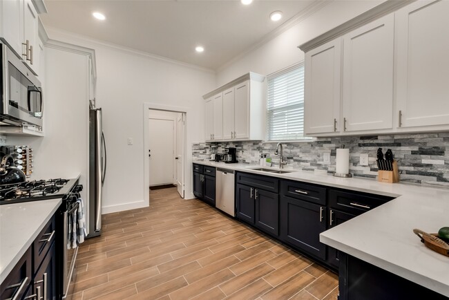 Photo - 204 Drennan St