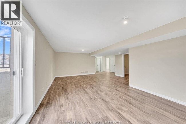 Photo - 397 Hemlock Ln