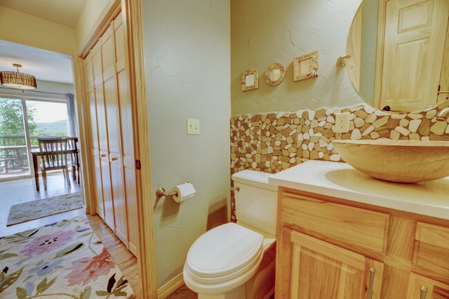 Photo - 370 Kelhi Ct