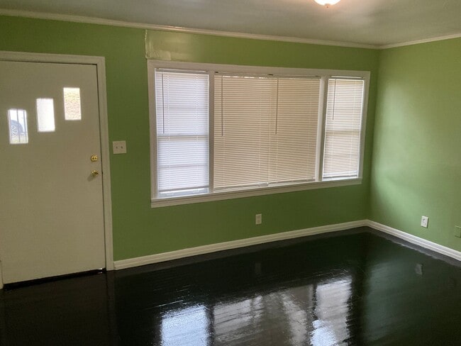 Photo - MOVE IN SPECIAL NOW OFFERED!