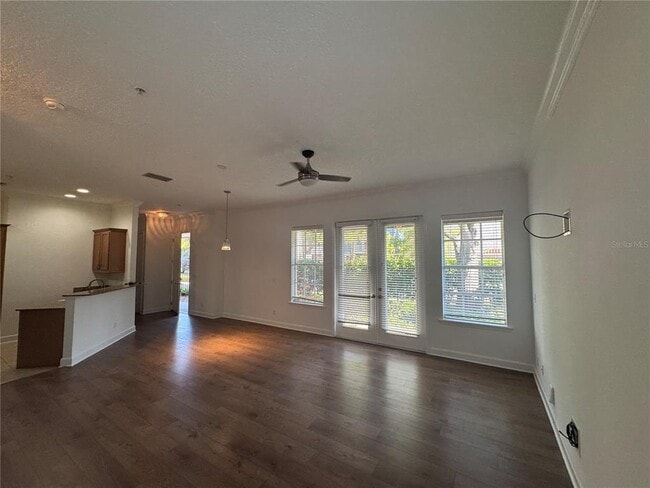 Photo - 3210 W Horatio St