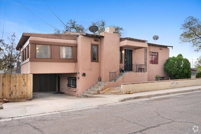 Building Photo - 5620 Esperanza Dr NW Unit Main house