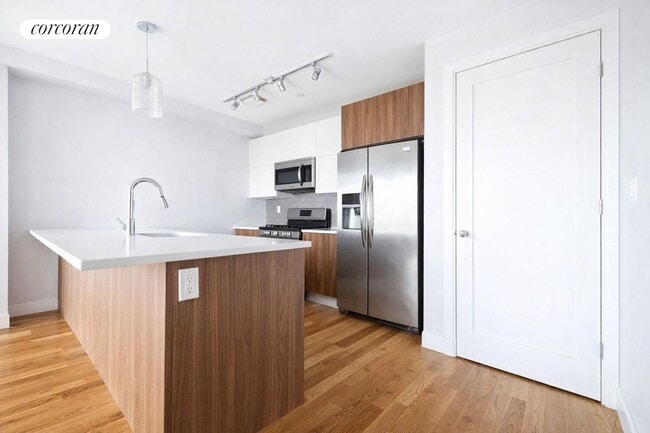 Photo - 1288 E 19th St