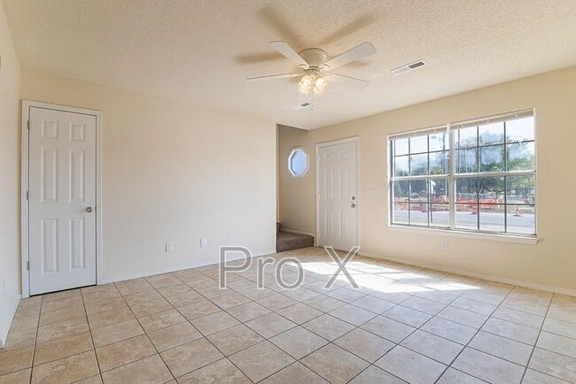 Photo - 410 SE J St Unit Apt B