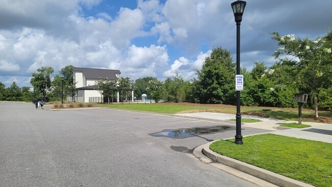 Photo - 426 Eclipse Ln