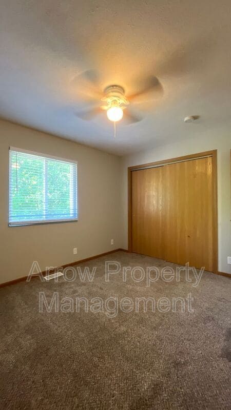 Photo - 250 W Irving St Condo