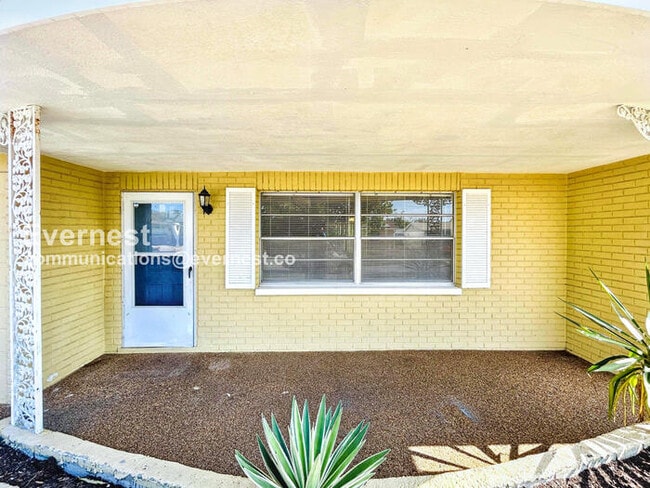Building Photo - Spacious Home with Fenced Yard and Attached Garage