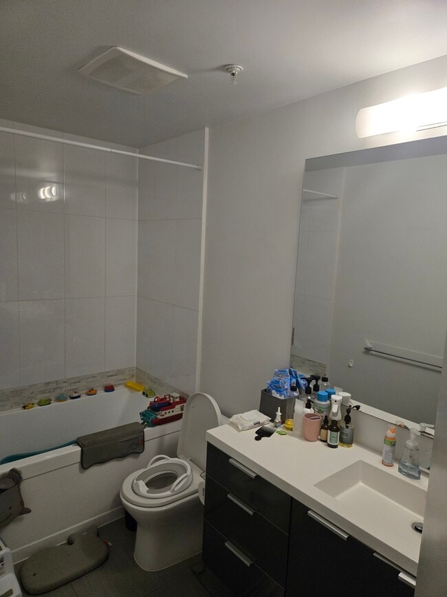 Building Photo - 16380 64 Av Unit 302