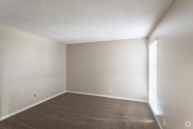 1 BR, 1 BA - 694 SF