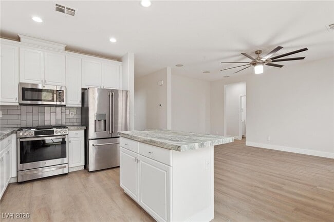 Photo - 802 Warwick Castle Dr