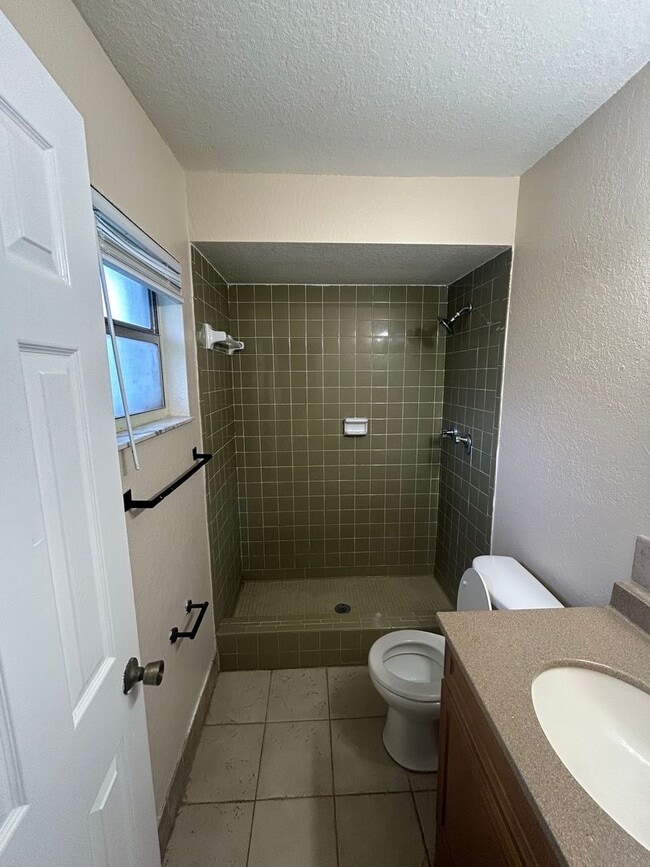 Photo - 608 Cortez St