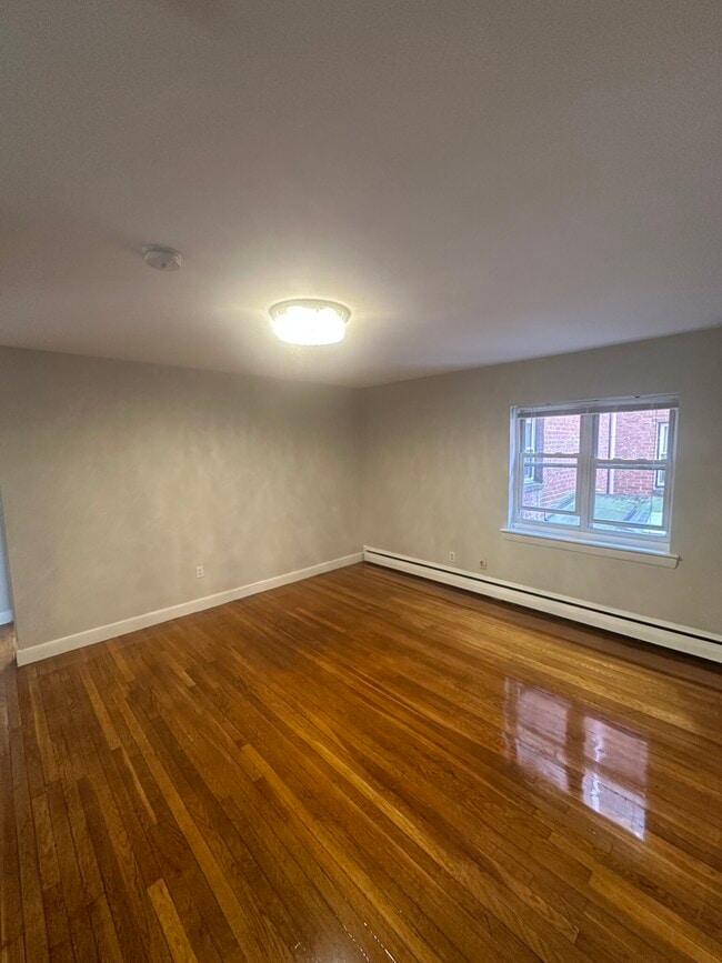 63 Selkirk Rd Unit 3