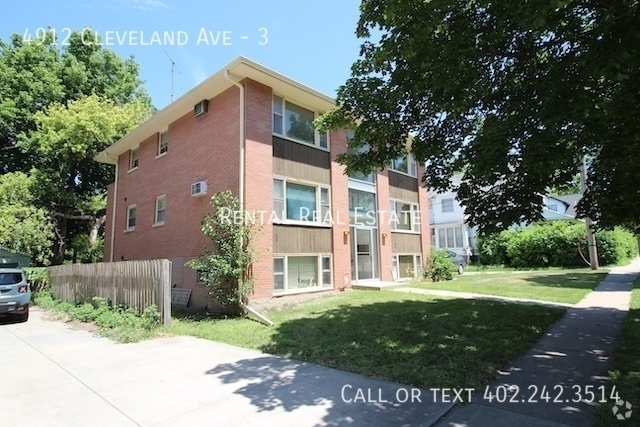 Building Photo - Spacious 1-Bedroom Apartment with Balcony ... Unit 3