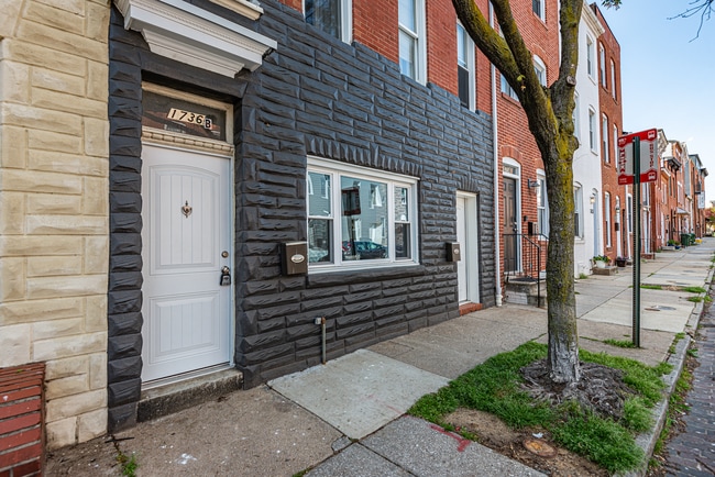 Photo - 1736 Light St Unit B