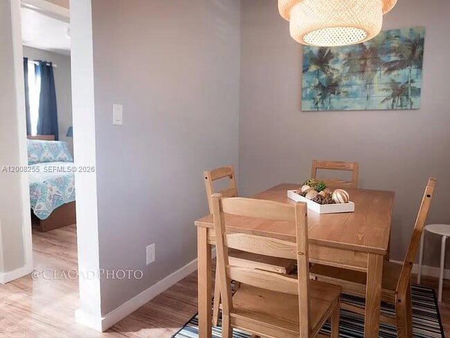 Photo - 375 SW 19th Ave Unit 4