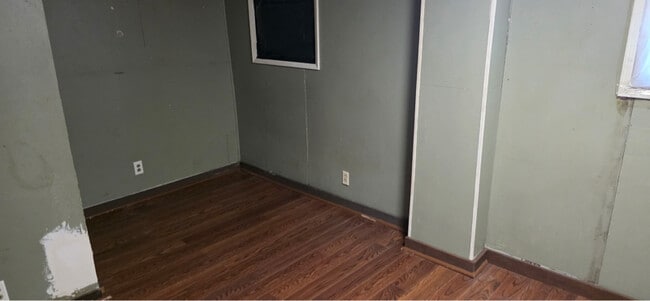 Photo - 400 E Thrush Ave