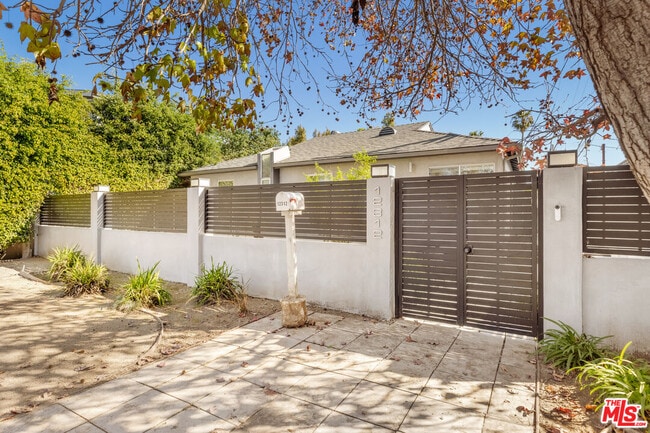 Photo - 12312 Charnock Rd