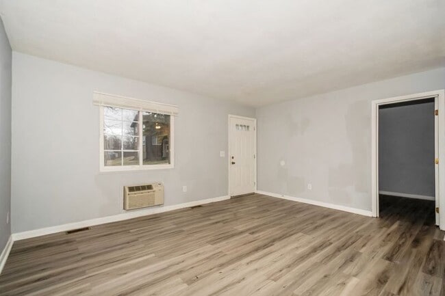 Photo - 3136-3138 Hassler St