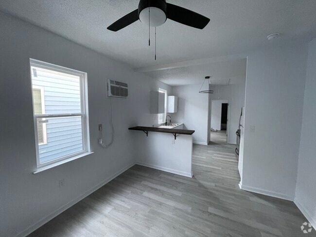 Building Photo - 2550 N Rocheblave St Rental