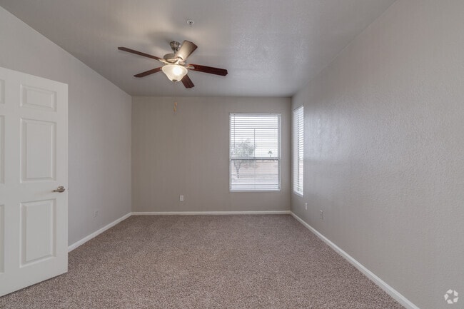 2BR, 2BA - 1,121SF