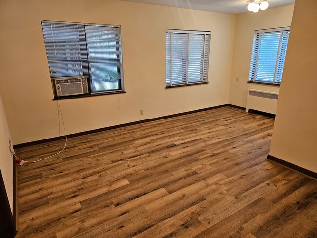 Photo - 254 Senator Pl