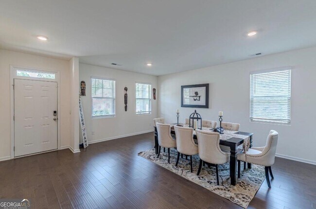 Photo - 367 Noblewood Dr