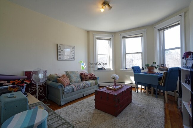 Photo - 1844 Commonwealth Ave
