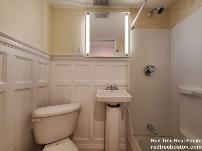 Photo - 1616 Beacon St Unidad 5