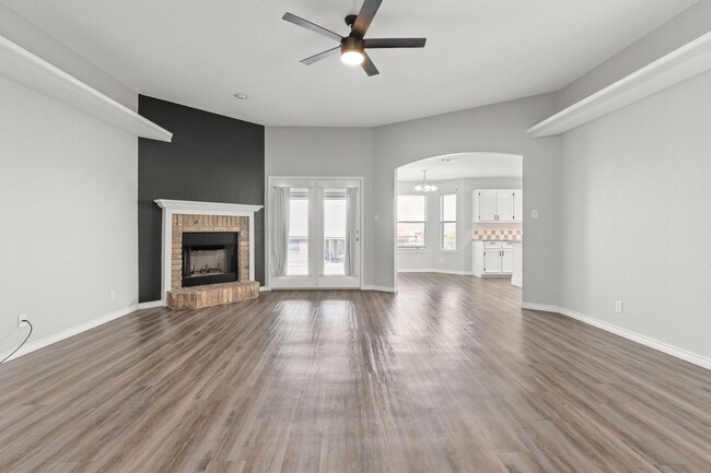 Photo - 4 Bedroom 2 Bath close to Fort Hood