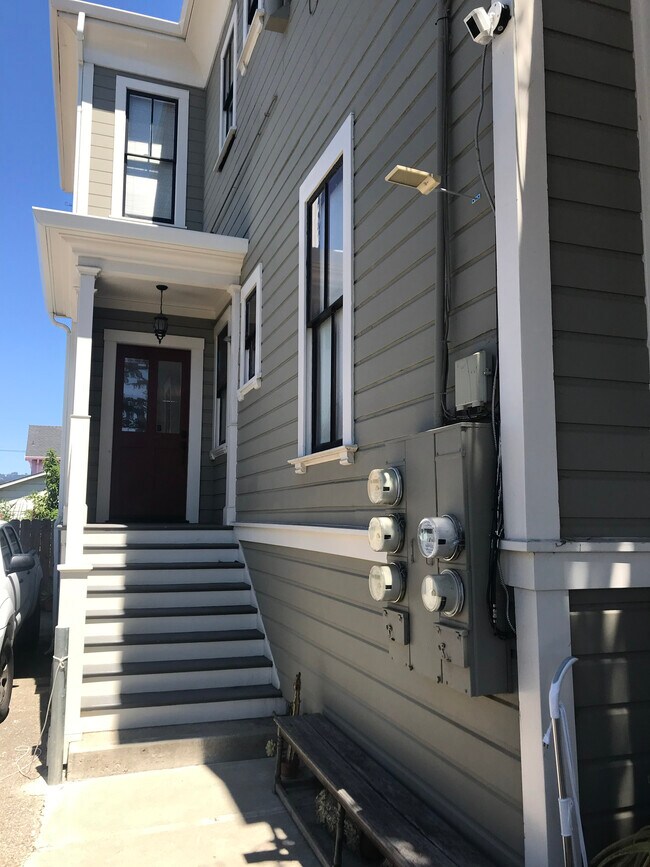 Front Door to Unit B - 1374 E 32nd St Unit D