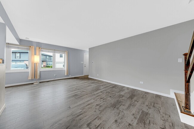 Photo - 120 W Inverrary Ln