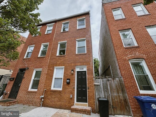 Building Photo - 1110 W Lombard St Rental