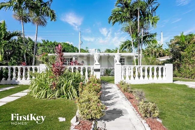 Building Photo - 1579 NE 182nd St