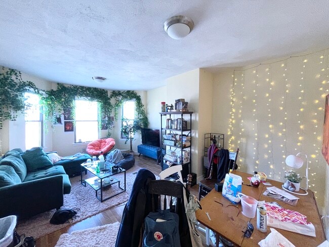 Photo - 1576 Tremont St Unidad 4