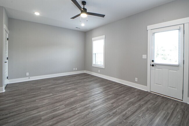 Photo - 1606 Jonathan Wade Cir