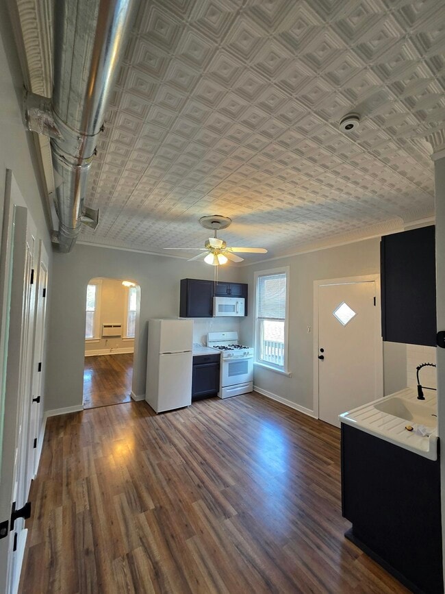 Photo - 3611 S Wood St Unidad 2R
