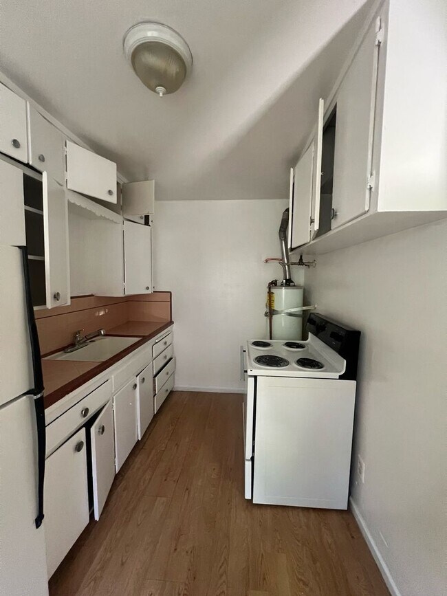 Photo - 309 27th St Unit B