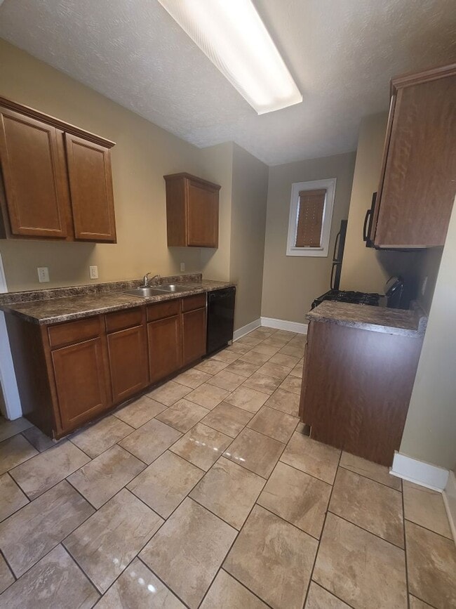 Photo - Beautiful 2 Bedroom Townhouse!