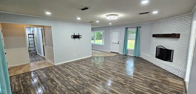 Photo - 605 Melbourne Dr