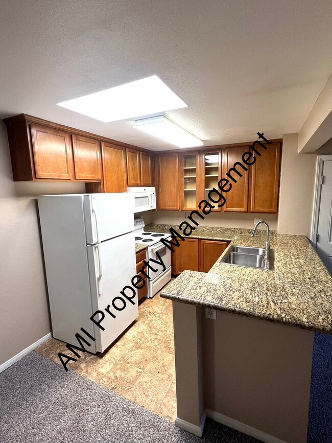 Photo - Move in Special!! $500 off 1st Month's Rent!!