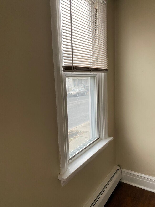 North Side 3 Bedroom MUST APPLY INPERSO... House House Rental in