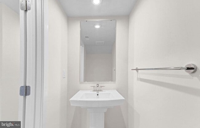 Photo - 66 SPYGLASS HILL Dr