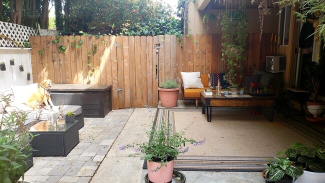 Photo - 3641 Kelton Ave Unidad A