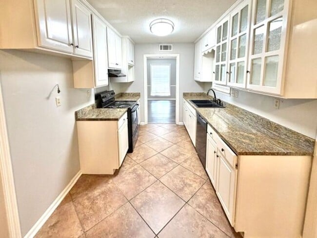 Photo - Fantastic 4 Bedroom 2 Bath Home with Office Space In Bartlett