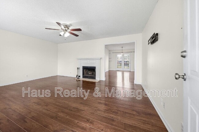 Photo - 1361 Jenny Ln