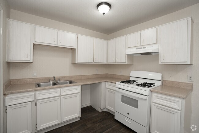 3BR, 2BA - 1,050SF - Kitchen - La Herencia Apartments