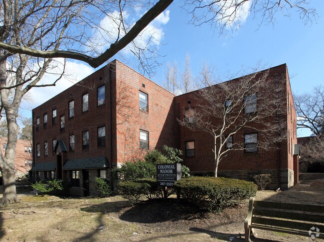 Colonial Manor Apartments - Colonial Manor Apartments