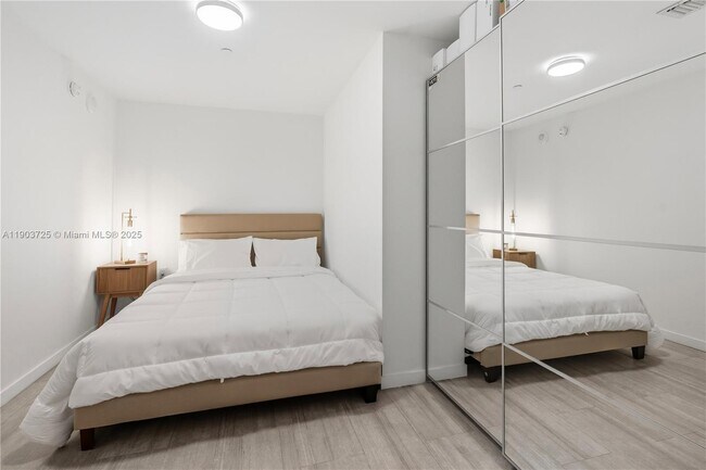 Photo - 1000 Brickell Plaza Unit 2805