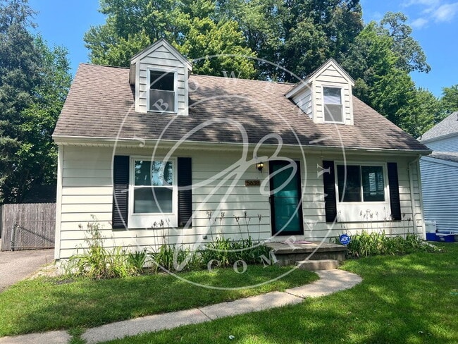 Building Photo - "Charming 4-Bed Home with Finished Basemen...